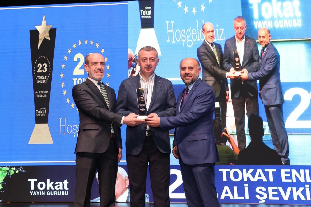 TOKATLILARDAN BAŞKAN BÜYÜKAKIN’A JÜRİ ÖZEL ÖDÜLÜ