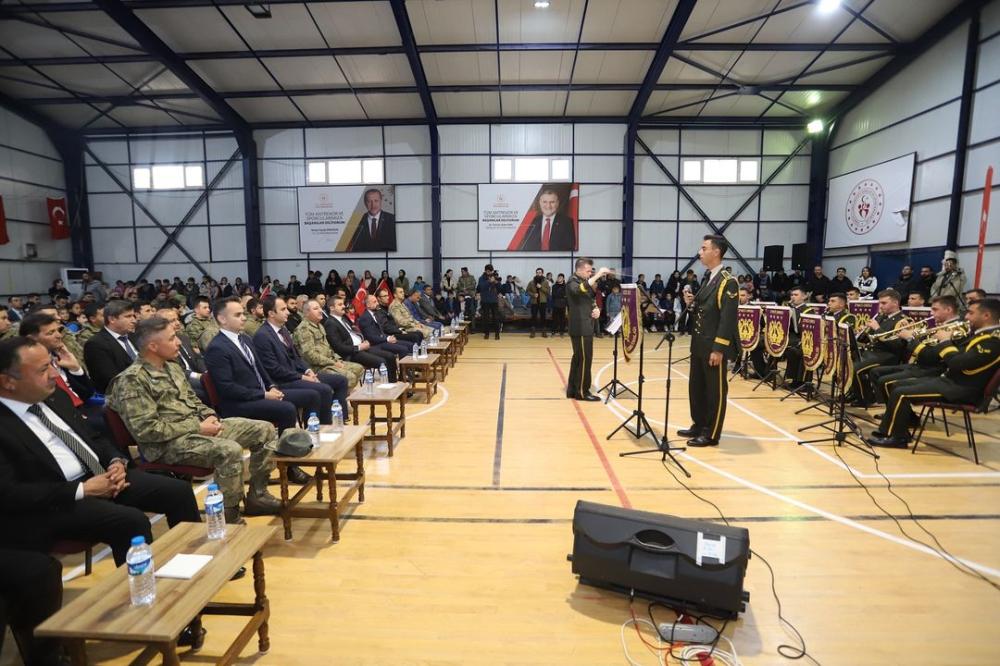 ÇUKURCA’DA ASKERİ BANDODAN UNUTULMAZ KONSER