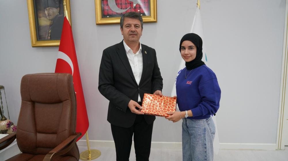 ADIYAMAN SENİN PROJESİYLE ÖĞRENCİLERE SICAK ÇORBA VE ÇİKOLATA İKRAMI BAŞLADI