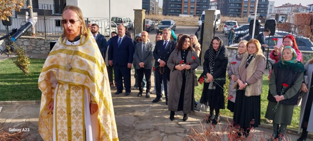 RUS ORTODOKS AYİNİ İLE GELİBOLU’DA BEYAZ RUSLAR SAYGIYLA ANILDI