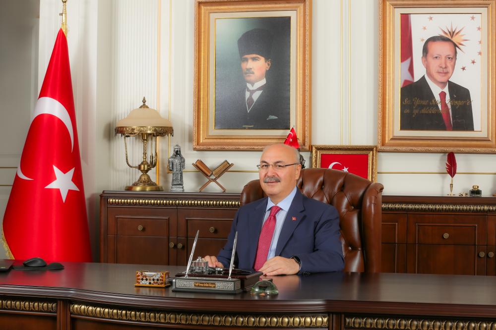 ADANA VALİSİ YAVUZ SELİM KÖŞGER’DEN ÖĞRETMENLER GÜNÜ MESAJI