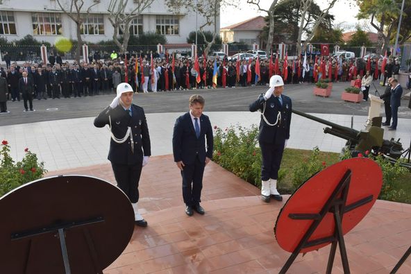 GELİBOLU'NUN DÜŞMAN İŞGALİNDEN KURTULUŞU COŞKUYLA KUTLANDI