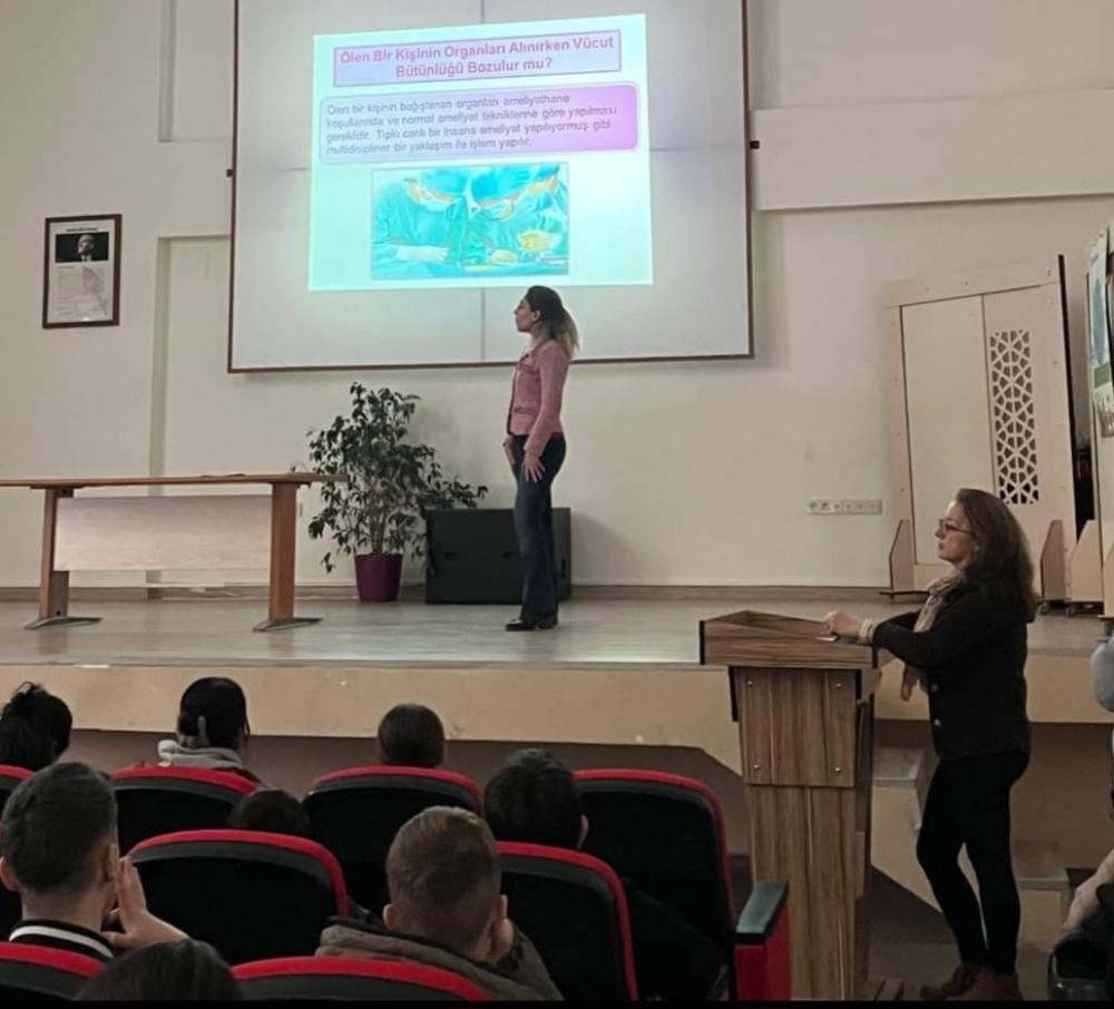 GELİBOLU İLÇE SAĞLIK MÜDÜRLÜĞÜNDEN ÖĞRENCİ VE ÖĞRETMENLERE ORGAN BAĞIŞI EĞİTİMİ