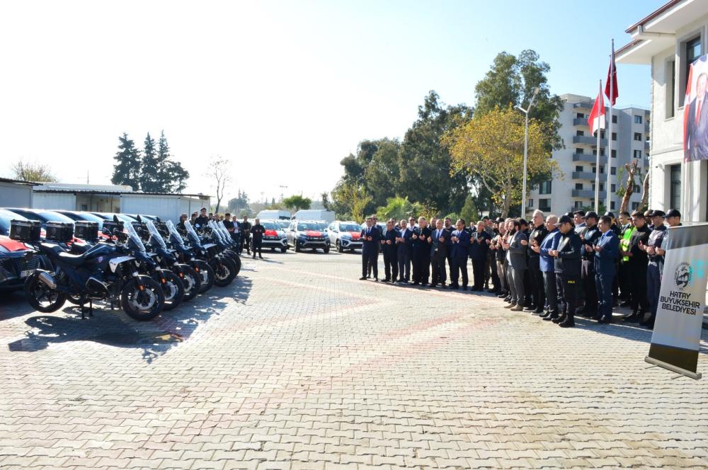 HATAY BÜYÜKŞEHİR’DEN EMNİYETE 100 ARAÇLIK DEV HİBE