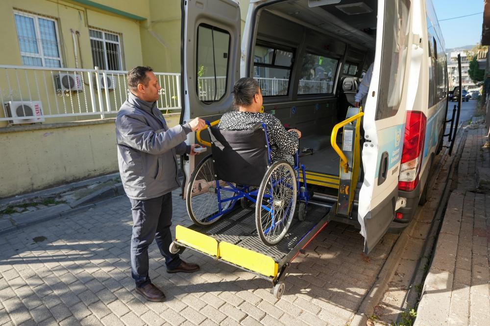 GAZİEMİR BELEDİYESİ’NDEN ENGELLİ VE HASTA BİREYLERE ULAŞIM DESTEĞİ