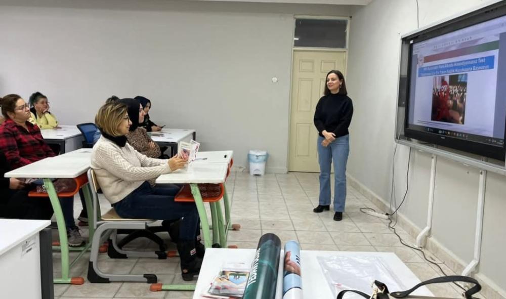 GELİBOLU’DA AIDS KONUSUNDA BİLGİLENDİRME YAPILIYOR
