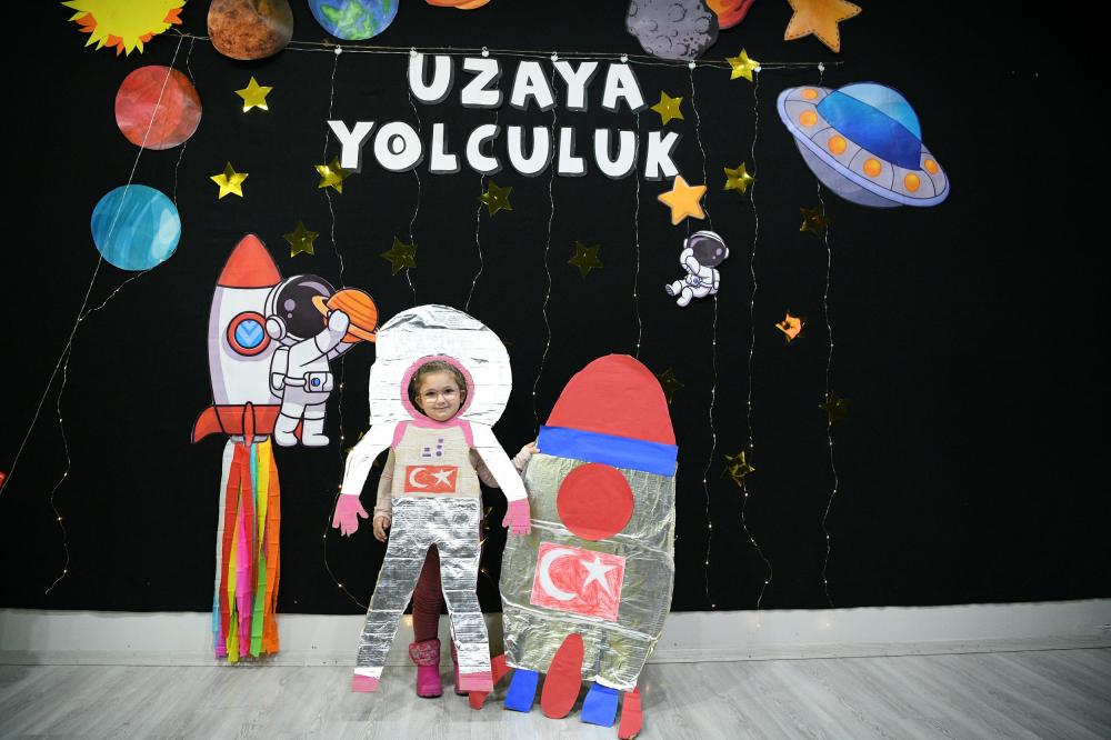 ÇAYIROVALI MİNİKLER, UZAY KEŞFİNE ÇIKTI