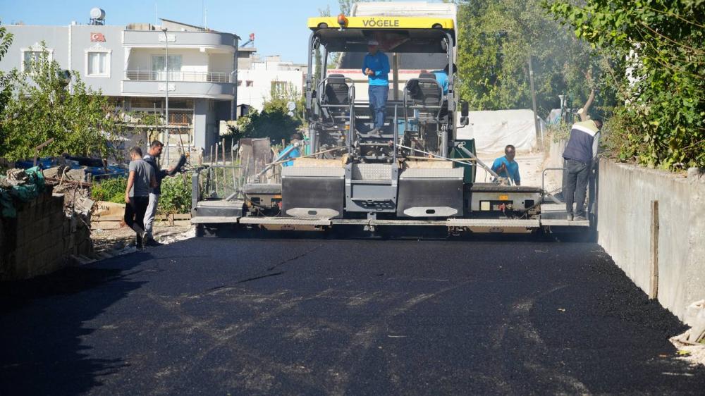 ADIYAMAN BELEDİYESİ 7 AYDA 100 BİN TONUN ÜZERİNDE ASFALT SERDİ