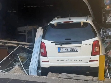 Başakşehir'de Sürücü Fren Yerine, Gaza Basınca