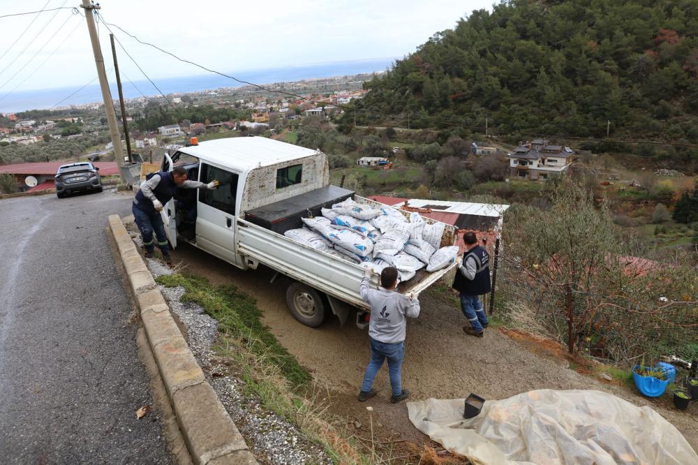 GÜZELBAHÇE BELEDİYESİ’NDEN KIŞ AYLARINDA İHTİYAÇ SAHİPLERİNE DESTEK