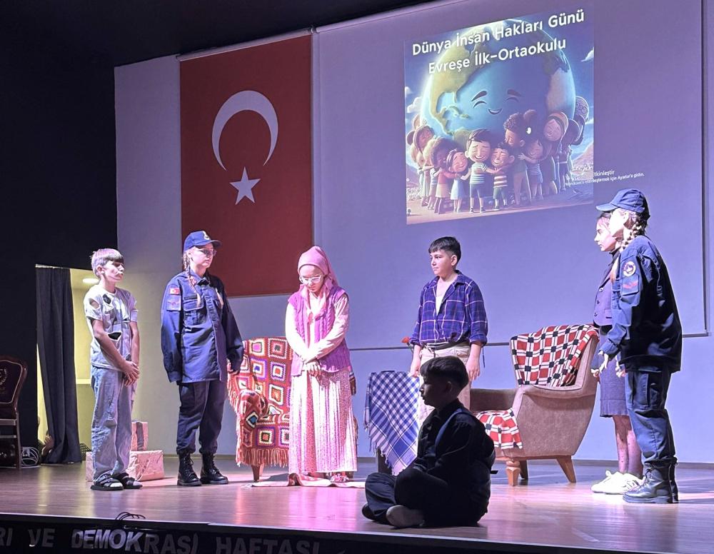 DÜNYA İNSAN HAKLARI VE DEMOKRASİ GÜNÜ KUTLANDI