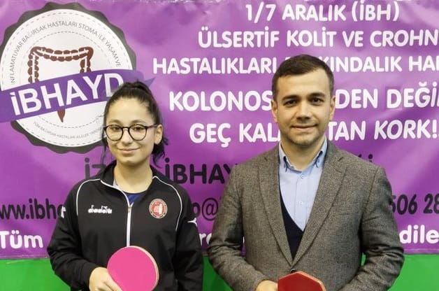 MASA TENİSİ FEDERASYONU BAŞKANI KERİM KOÇ'TAN CROHN HASTASI MİLLİ SPORCUYA DESTEK