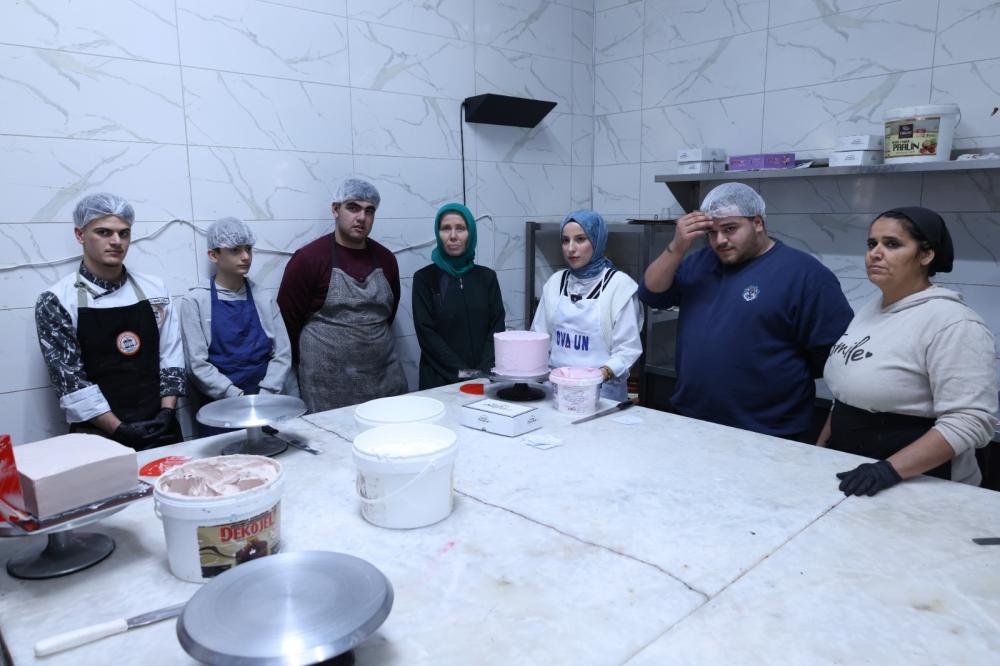HAKİM PROJESİ HATAY’DA UMUT OLUYOR YAŞ PASTA YAPIMCISI KURSU BAŞLADI