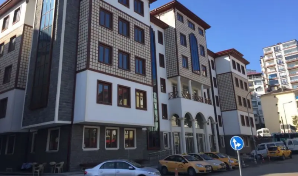RİZE PAZAR KAYMAKAMLIĞI'NDAN ÖĞRENCİLERE BURS DESTEĞİ
