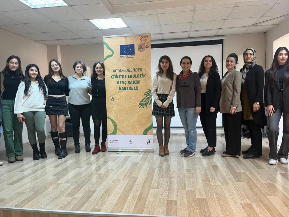 ÇİĞLİ’DE “EKOLOJİK GENÇ KADIN HAREKETİ