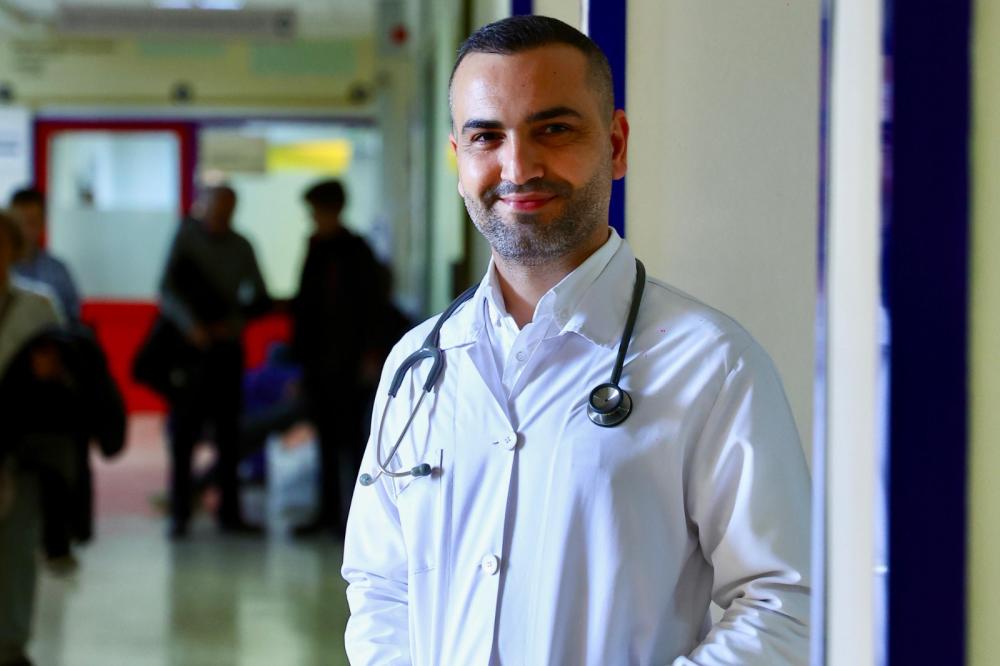 DEÜ’LÜ UZMAN UYARDI KRONİK HASTALAR VE YAŞLILAR DAHA FAZLA RİSK ALTINDA