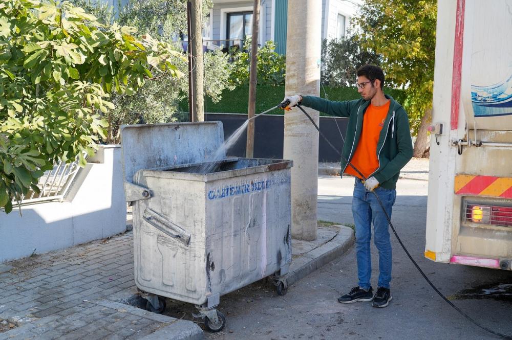 GAZİEMİR’DE TEMİZLİK SEFERBERLİĞİ BAŞLADI