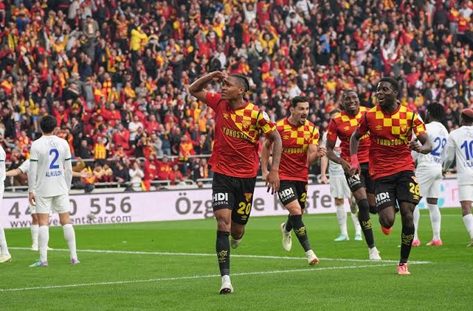ÇAYKUR RİZESPOR'DA ÇÖKÜŞ DEVAM EDİYOR
