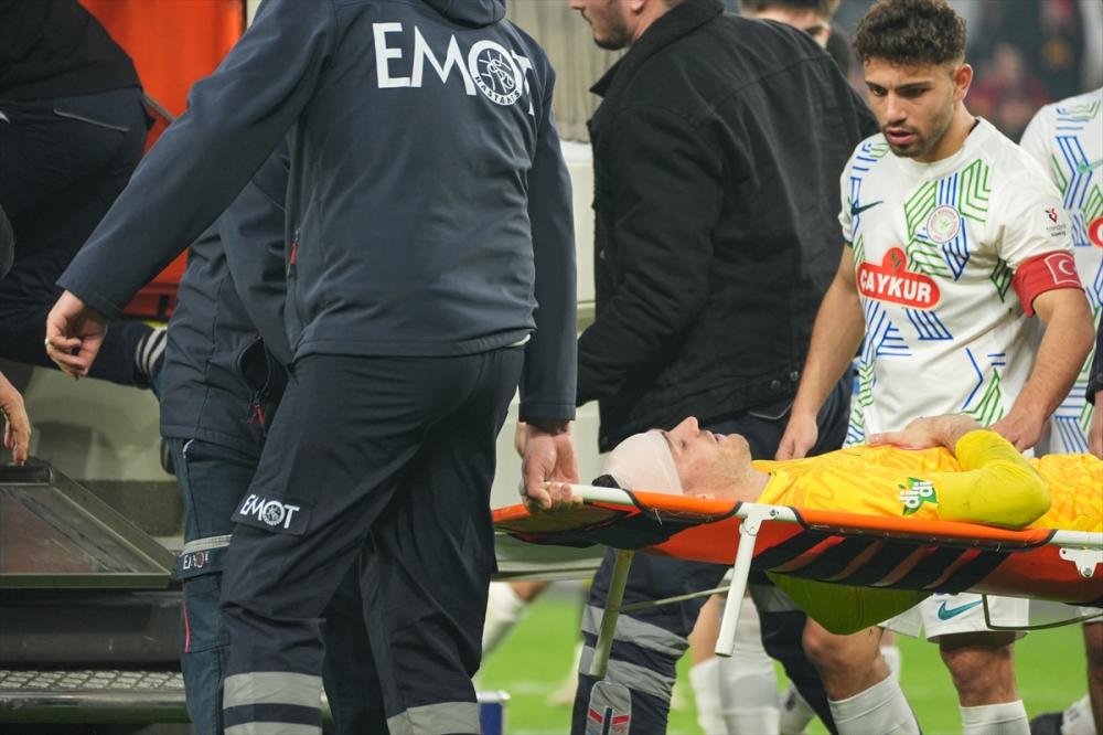 ÇAYKUR RİZESPOR KALECİSİ GRBİC HASTANEYE KALDIRILDI