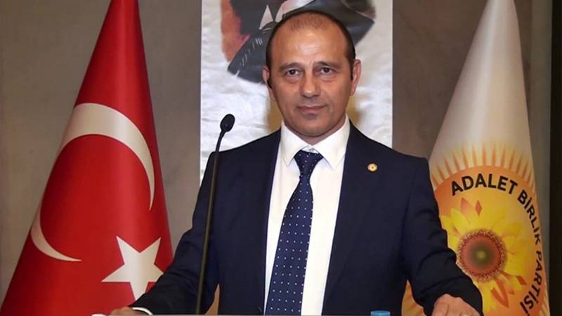 AB PARTİ’DEN TBMM VE YSK’YA ÇAĞRI: 'ANAYASAYI KORUMAK SİZİN GÖREVİNİZ'