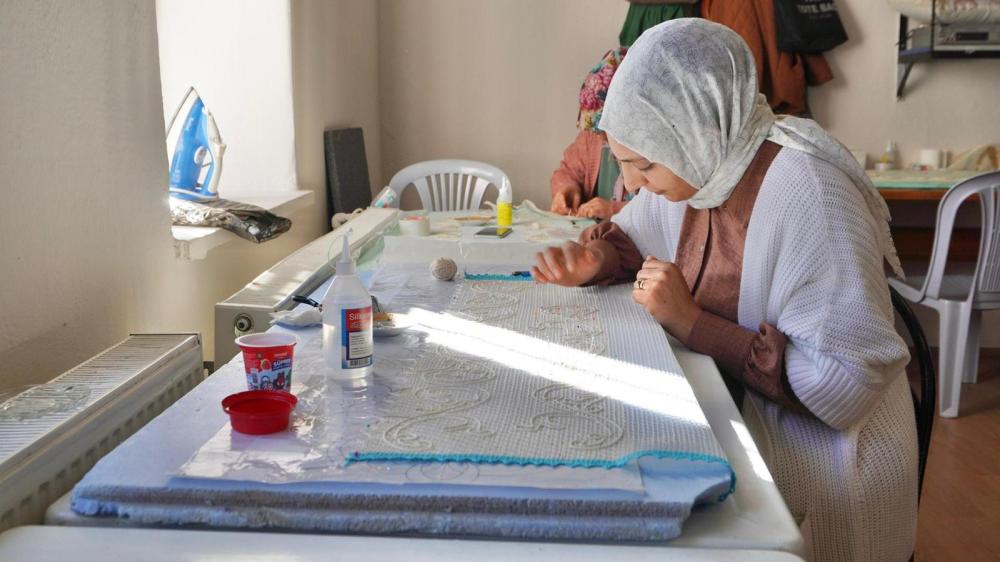ÇEŞME BELEDİYESİ’NDEN ÜCRETSİZ SANAT VE EĞİTİM KURSLARI