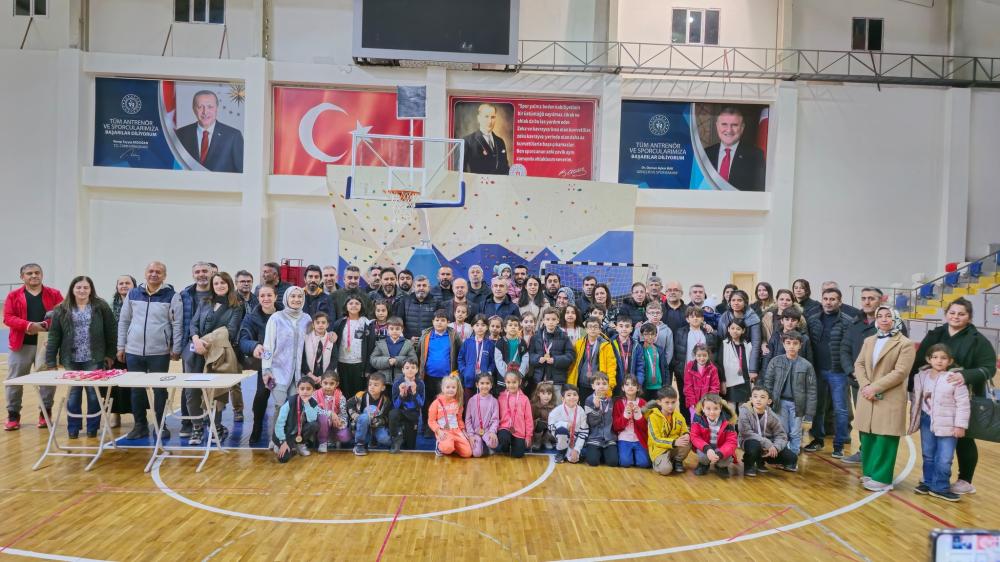 KÜÇÜKLER VE YILDIZLAR SATRANÇ İL BİRİNCİLİĞİ’NDE 187 SPORCU YARIŞTI