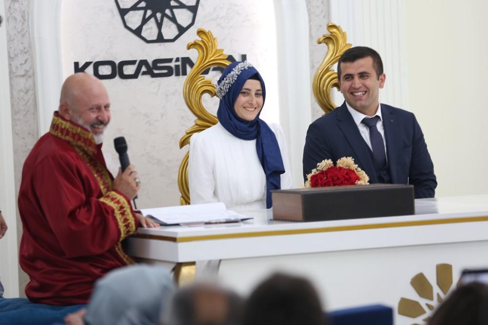 KOCASİNAN’IN NİKAH SALONUNDA 2024’TE 2 BİN 764 ÇİFT MUTLULUĞA “EVET” DEDİ