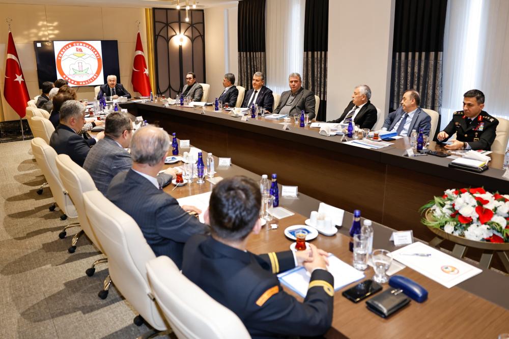 ADANA İL GÜNDEMİ KOORDİNASYON TOPLANTISI VALİ KÖŞGER BAŞKANLIĞINDA GERÇEKLEŞTİ