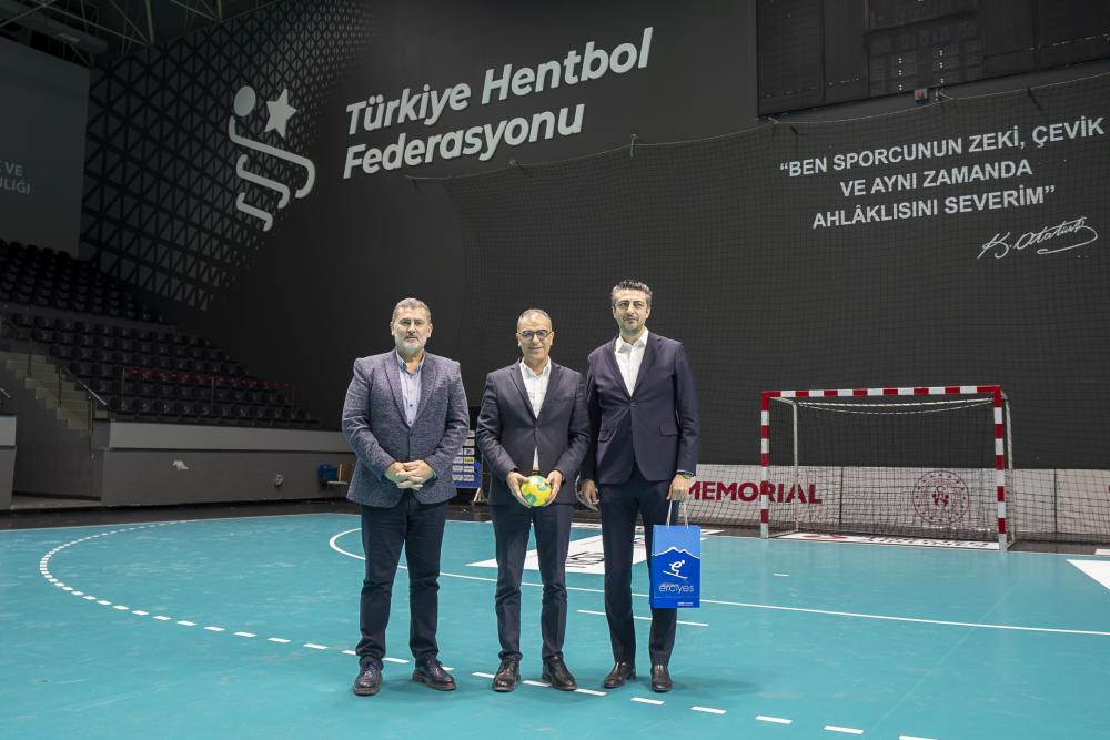 ERCİYES’TE TÜRKİYE’NİN İLK KAR HENTBOLU ORGANİZASYONU BAŞLIYOR