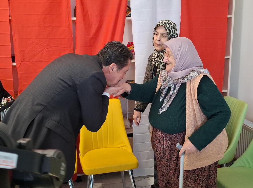 BEYPAZARI BELEDİYE BAŞKANI ÖZER KASAP’TAN HUZUREVİ ZİYARETİ