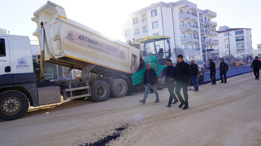 ADIYAMAN’DA ŞEVENK DERESİ-YUNUS EMRE MAHALLESİ YOL ÇALIŞMASI BAŞLADI