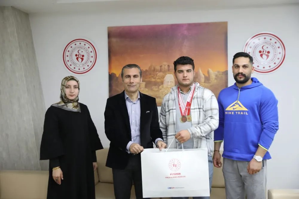 ADIYAMANLI HALTERCİ HALİT CAN CEBE TÜRKİYE 3’ÜNCÜSÜ OLDU