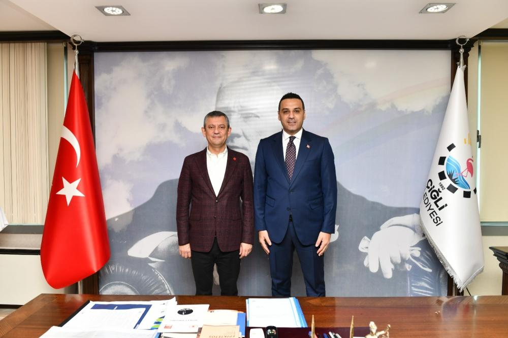 ÖZGÜR ÖZEL’İN KATILIMIYLA ÇİĞLİ’DE İKİ ANLAMLI PROJE HAYATA GEÇTİ