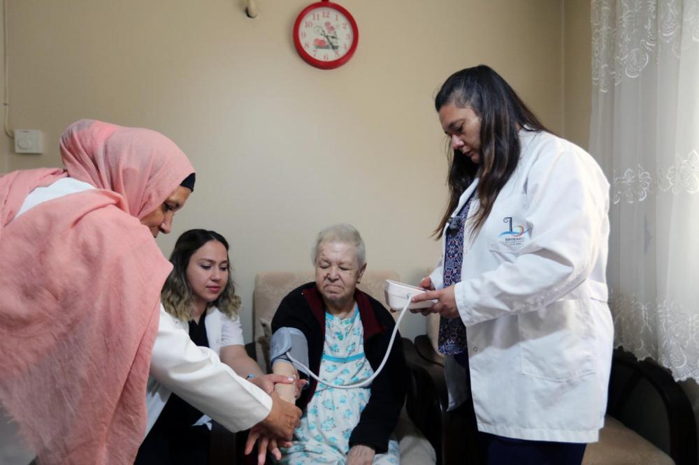 BAYRAKLI BELEDİYESİ’NDEN 65 YAŞ ÜSTÜ VATANDAŞLARA ÖZEL DESTEK HATTI