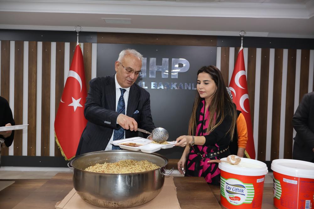 YUSUF KANLI: “OMUZ OMUZA YÜRÜMEYE DEVAM EDECEĞİZ”
