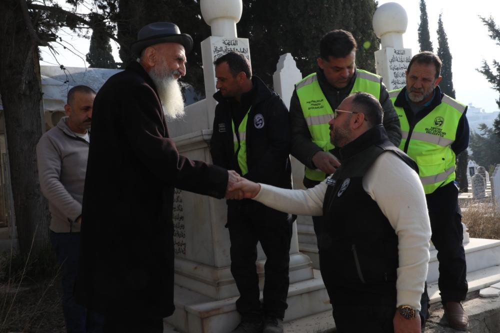 HATAY BÜYÜKŞEHİR’DEN RAS EL SENİ BAYRAMI İÇİN MEZARLIK BAKIMI
