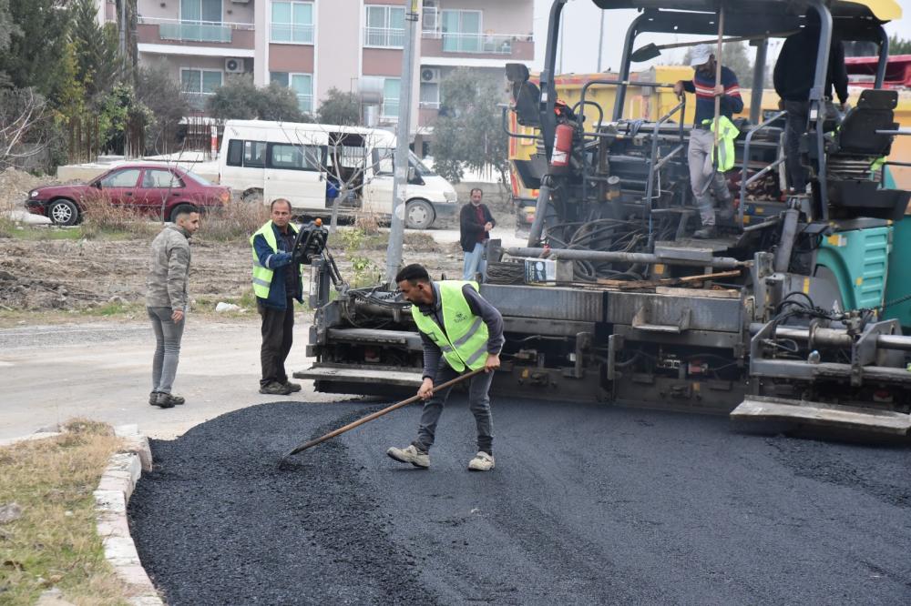 HASTANE YOLU YENİLENİYOR: CEYHAN’DA ASFALT ÇALIŞMALARI SÜRÜYOR