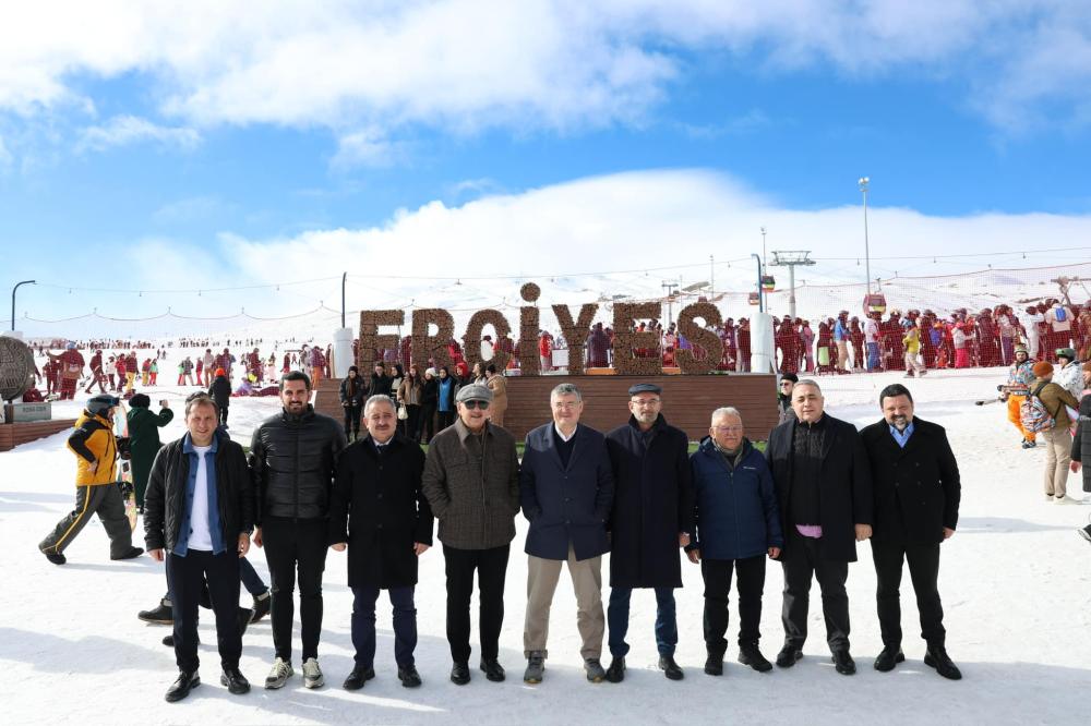 GAZETECİLERDEN KAYSERİ VE BÜYÜKŞEHİR BELEDİYESİ’NE TAM NOT