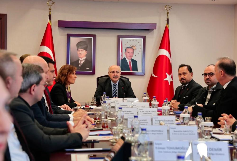 ADANA’DA SAĞLIK ALTYAPISINA GÜÇ KATACAK PROJE: DETAYLAR TOPLANTIDA ELE ALINDI