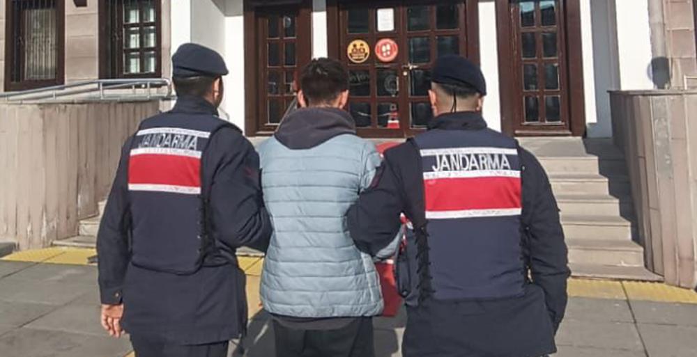 HIRSIZLIK ZANLISI ONANMIŞ CEZASI BULUNAN KİŞİ JANDARMA TARAFINDAN YAKALANDI