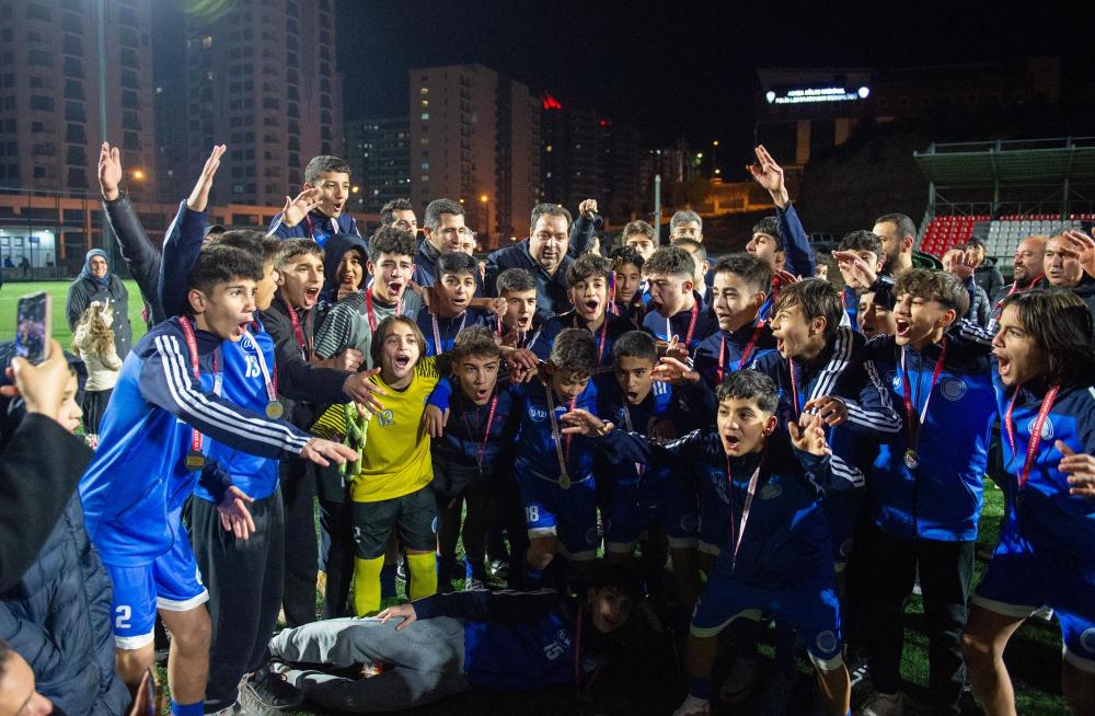 SEYHAN BELEDİYESPOR, U-14 YAŞ FUTBOL LİGİNDE ADANA ŞAMPİYONU OLDU!