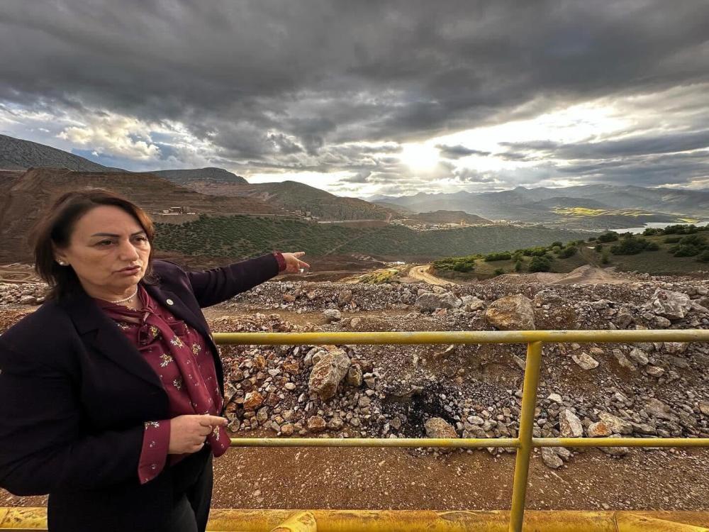DR. MÜZEYYEN ŞEVKİN: 