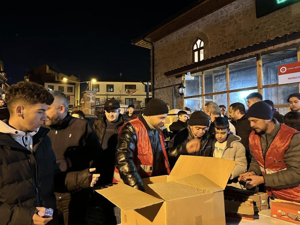 GÜDÜL BELEDİYESİ’NDEN BERAT KANDİLİ’NDE CEMAAT İÇİN ÖZEL İKRAM