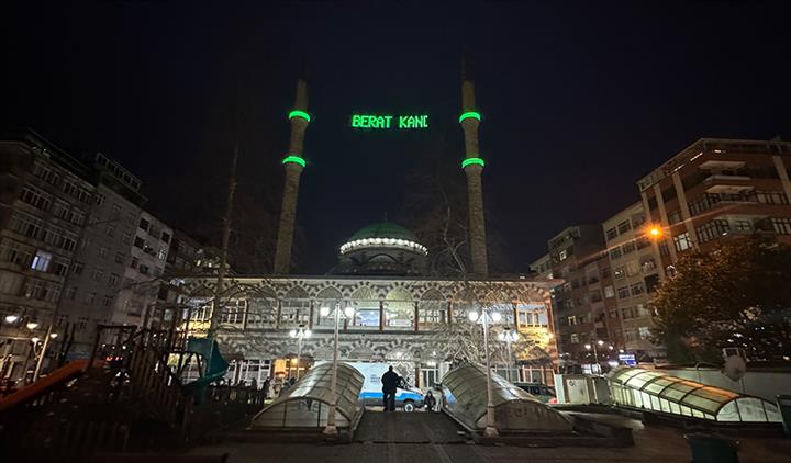 RİZE’DE BERAT GECESİ DUALARLA VE KUR’AN TİLAVETİYLE İDRAK EDİLDİ