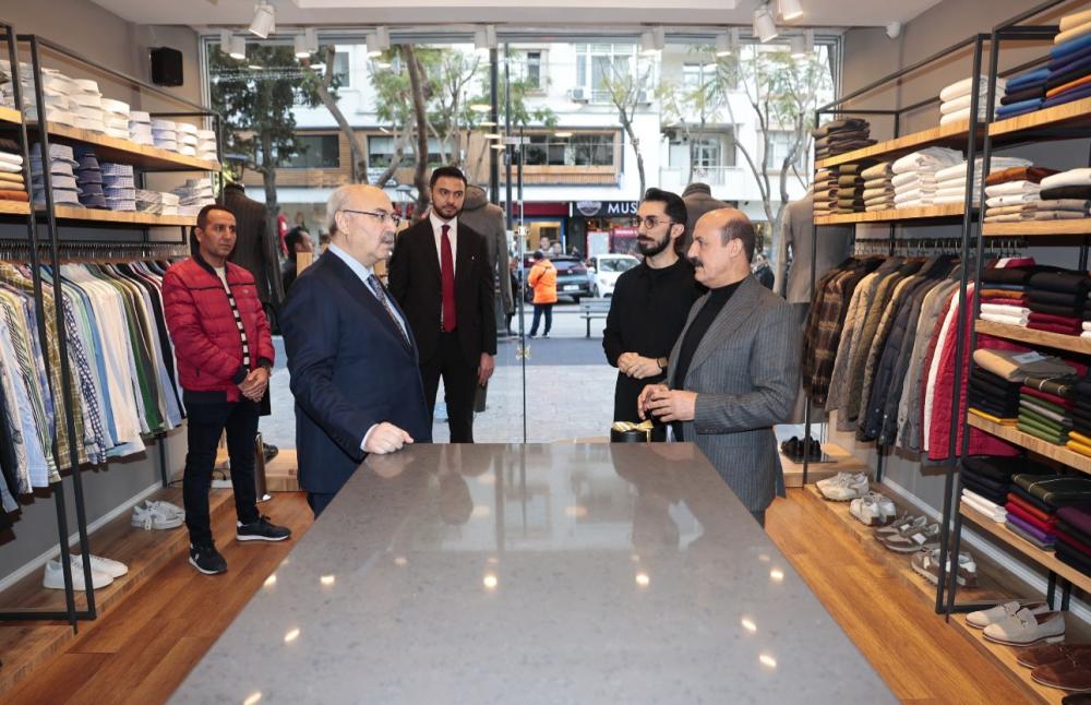 VALİ YAVUZ SELİM KÖŞGER SEYHAN ESNAFIYLA BİR ARAYA GELDİ