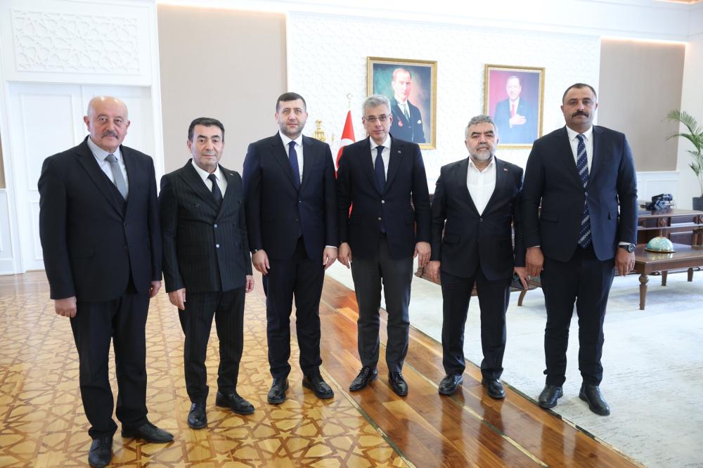 MHP’Lİ BAKİ ERSOY VE BELEDİYE BAŞKANLARINDAN SAĞLIK BAKANLIĞI’NA ZİYARET