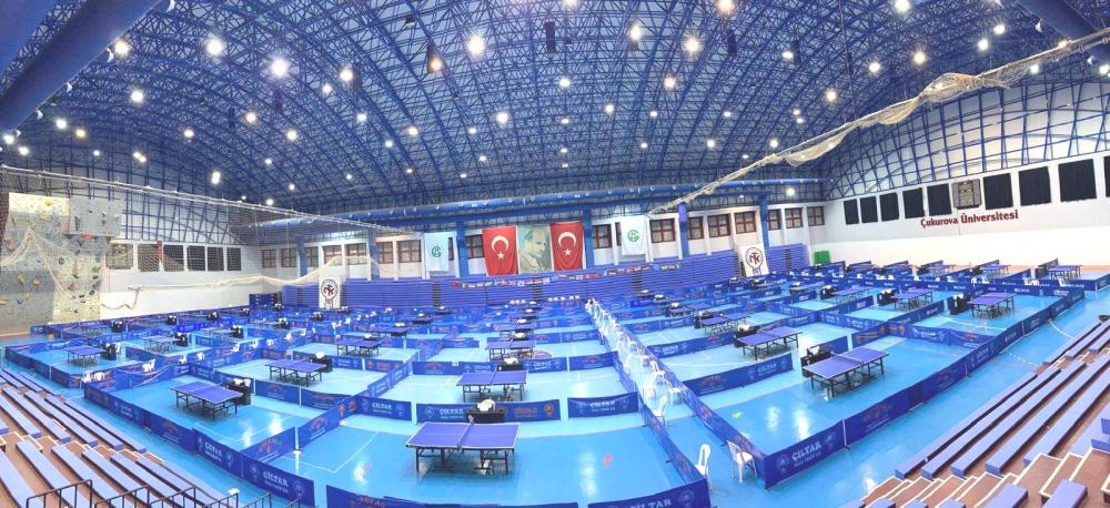 ADANA’DA VETERANLAR MASA TENİSİ TURNUVASI GÖRKEMLİ FİNALLE TAMAMLANDI
