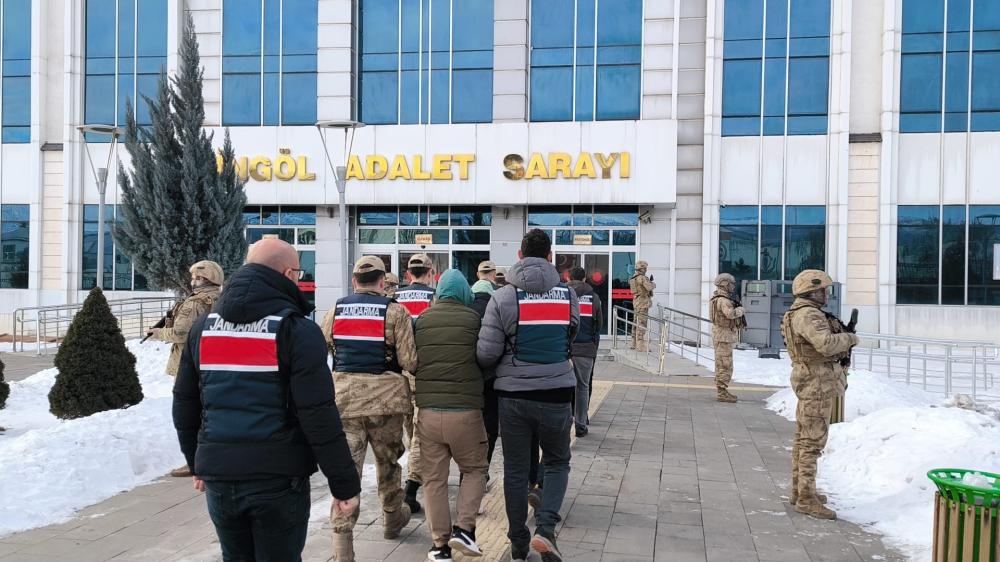 BİNGÖL’DE UYUŞTURUCU OPERASYONU: 5 ŞÜPHELİ TUTUKLANDI