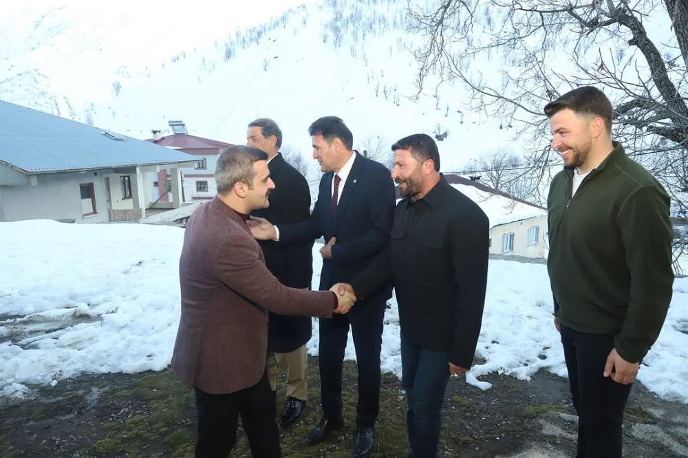 ÇUKURCA KAYMAKAMI MERT KUMCU, ŞEHİT AİLESİYLE İFTAR YAPTI