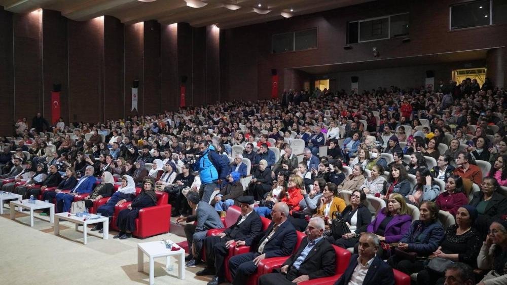 “KADIN SESİYLE YADİGÂR TÜRKÜLER” KONSERİ ADIYAMAN’DA UNUTULMAZ ANLAR YAŞATTI